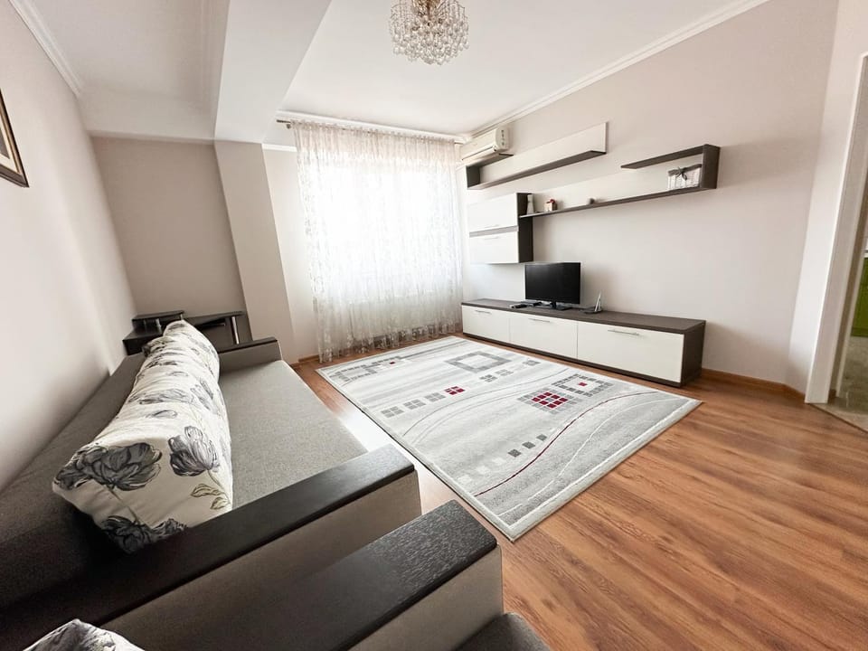 Bed, TV and multimedia, Living room, Seating area