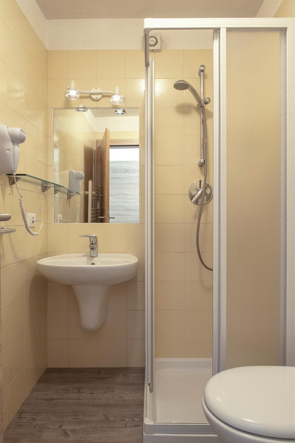 Shower, Toilet, Bathroom, heating