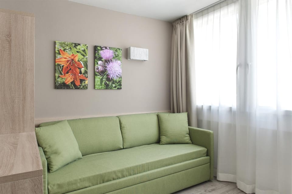 Living room, Bedroom