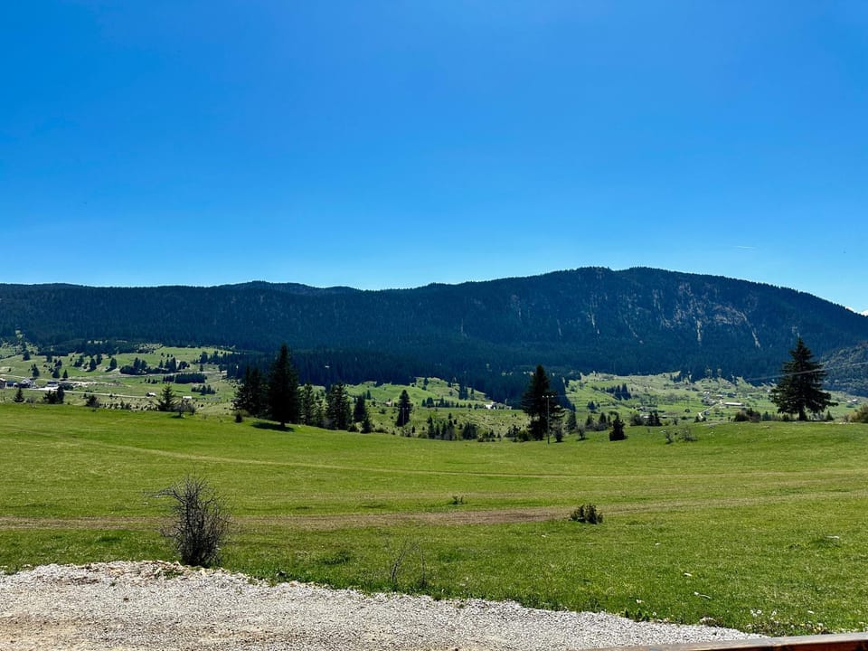 Nearby landmark, Spring, Day, Natural landscape, Mountain view
