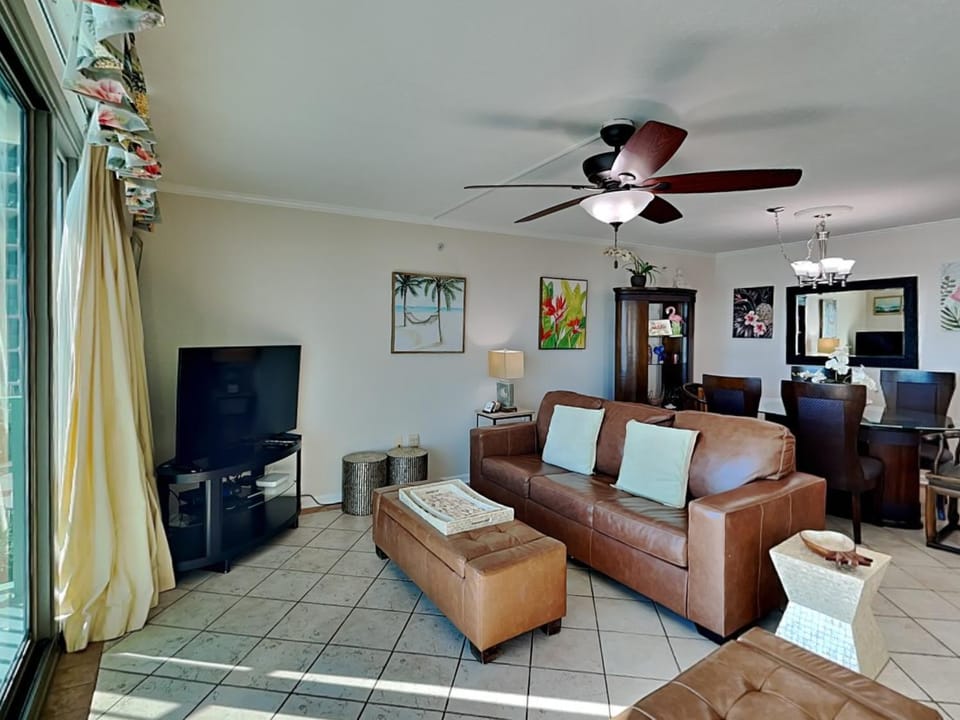 TV and multimedia, Living room, Seating area, furniture