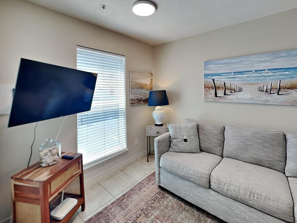 TV and multimedia, Living room, Seating area, furniture