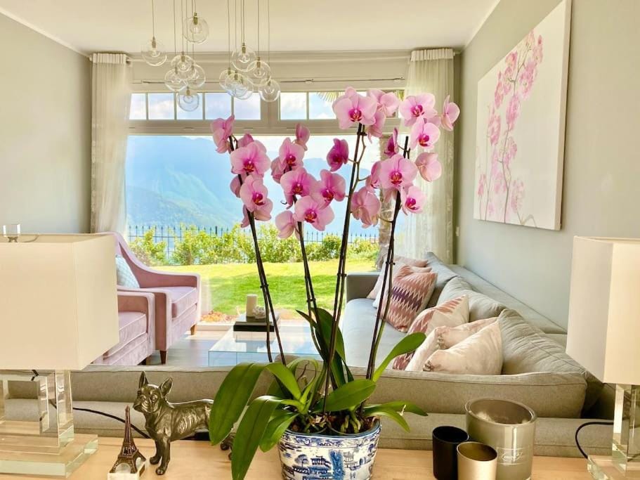 Single family house with lake view in Carona House in Lugano