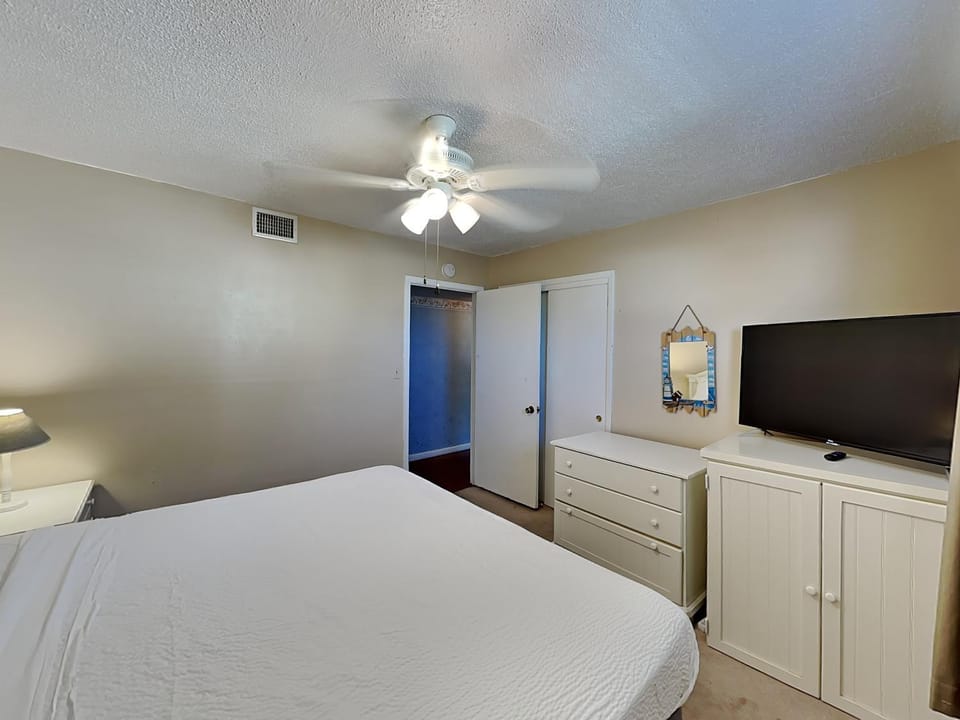 Bed, TV and multimedia, Bedroom, furniture, wardrobe