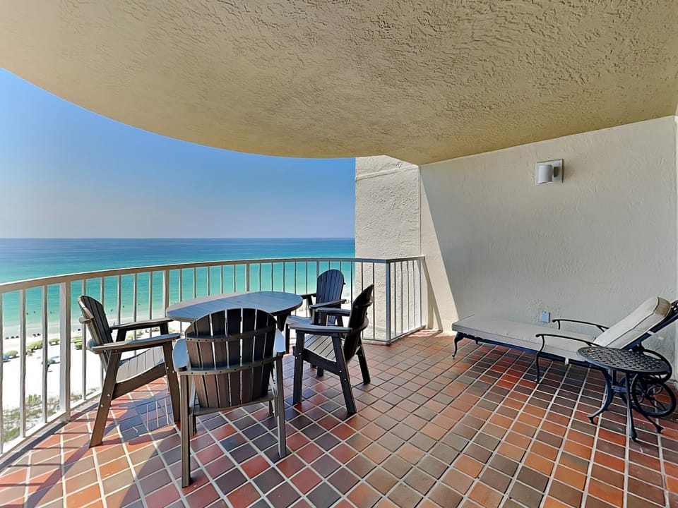 Balcony/Terrace, Seating area, Beach, Sea view, furniture