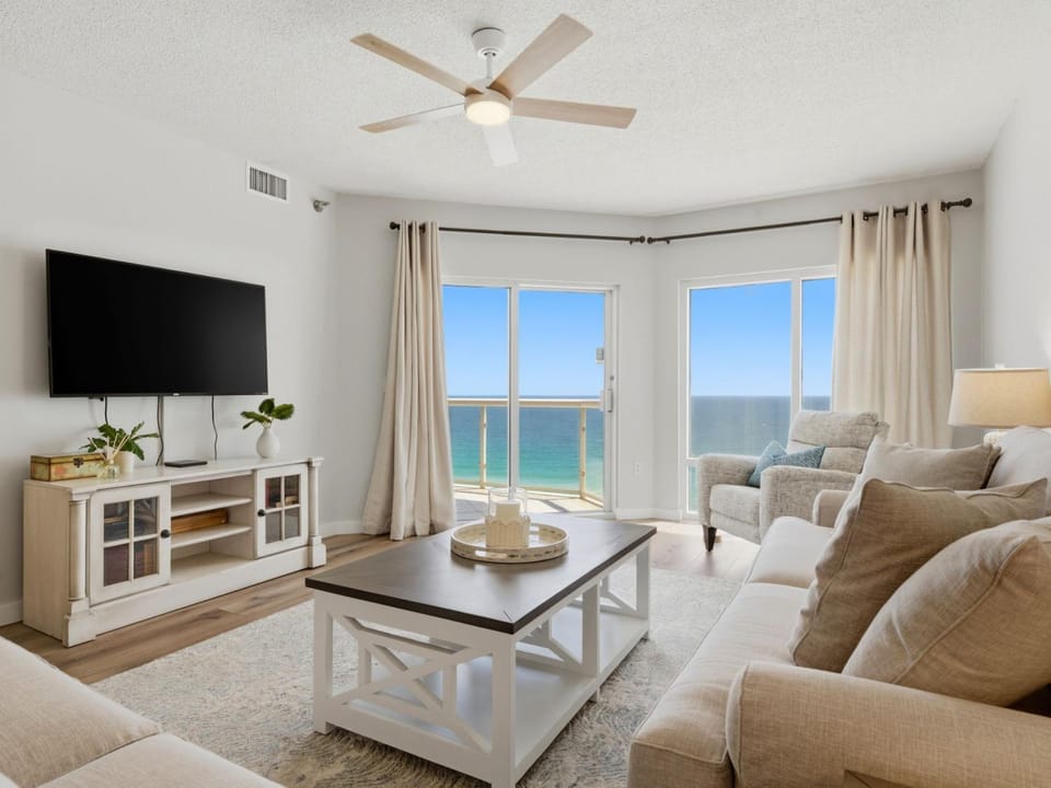 TV and multimedia, Balcony/Terrace, Living room, Seating area, Sea view, furniture