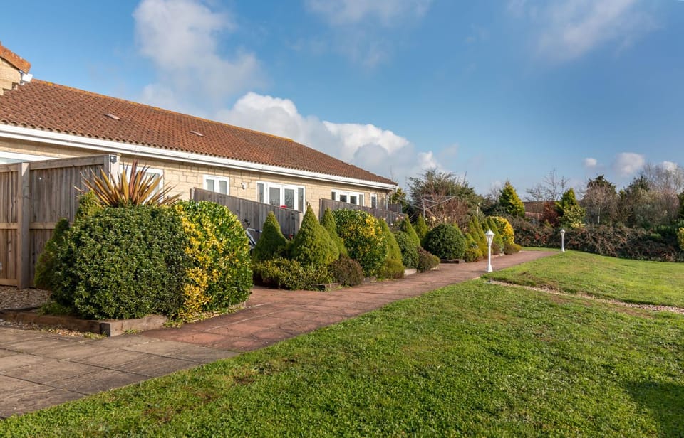 Property building, Natural landscape, Garden, Garden view