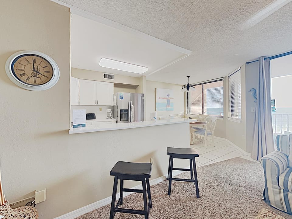 Kitchen or kitchenette, Living room, Seating area, Dining area, furniture
