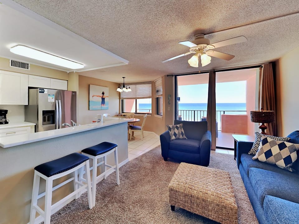 Balcony/Terrace, Kitchen or kitchenette, Living room, Seating area, Dining area, Sea view, furniture