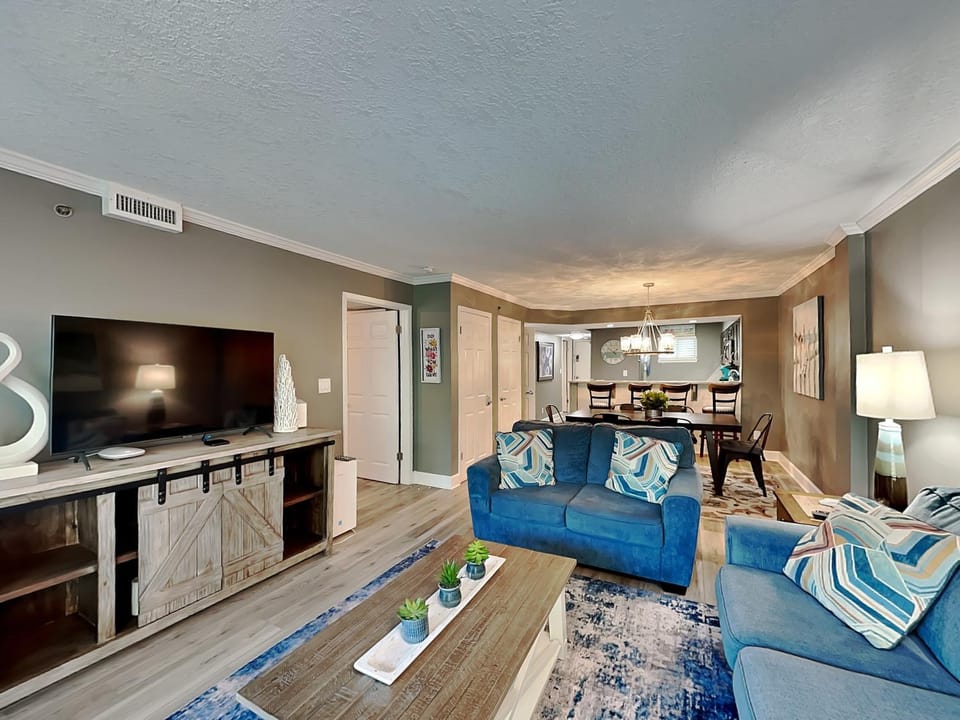 TV and multimedia, Living room, Seating area, Dining area, furniture