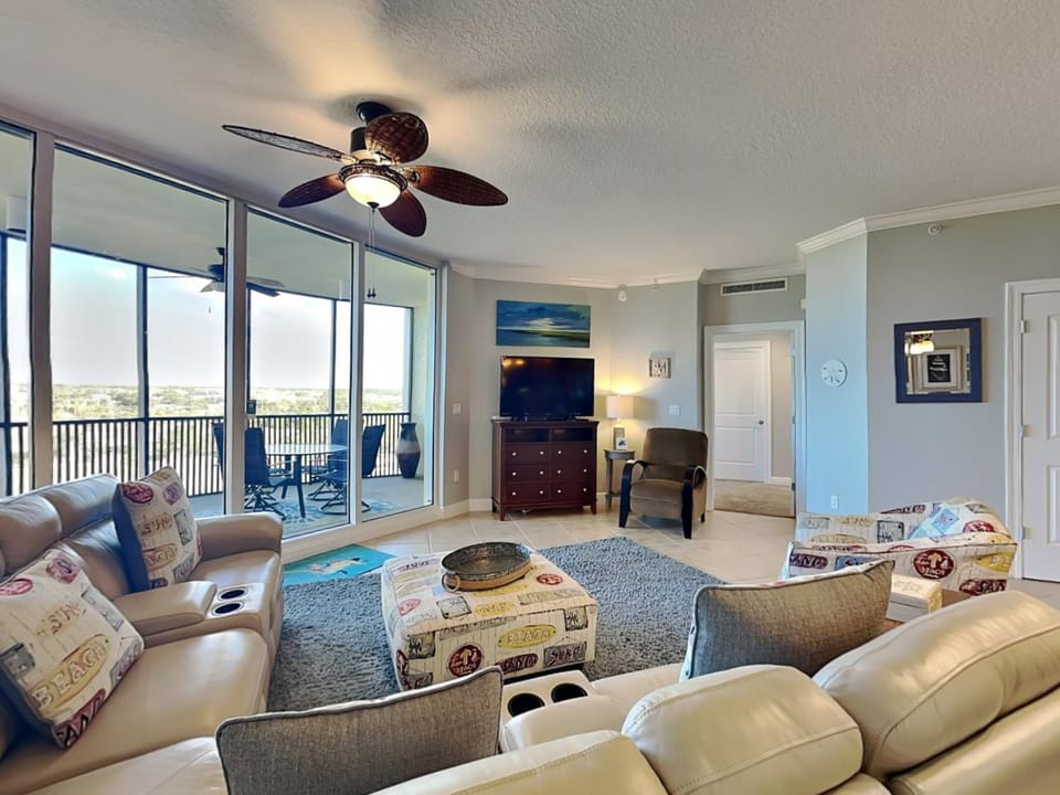 TV and multimedia, Balcony/Terrace, Living room, Seating area, furniture, air conditioner