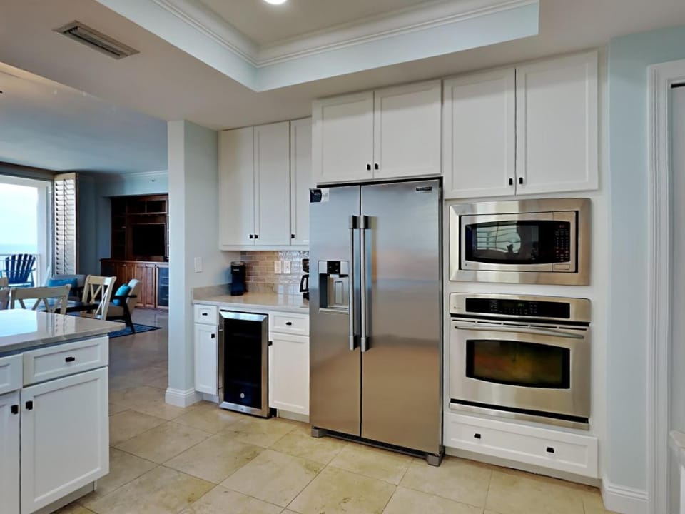 Kitchen or kitchenette, microwave, oven