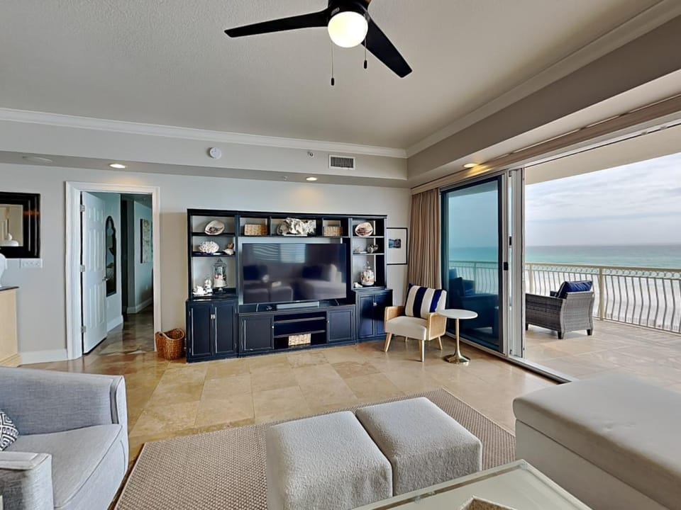 TV and multimedia, Balcony/Terrace, Living room, Seating area, Sea view, furniture, air conditioner