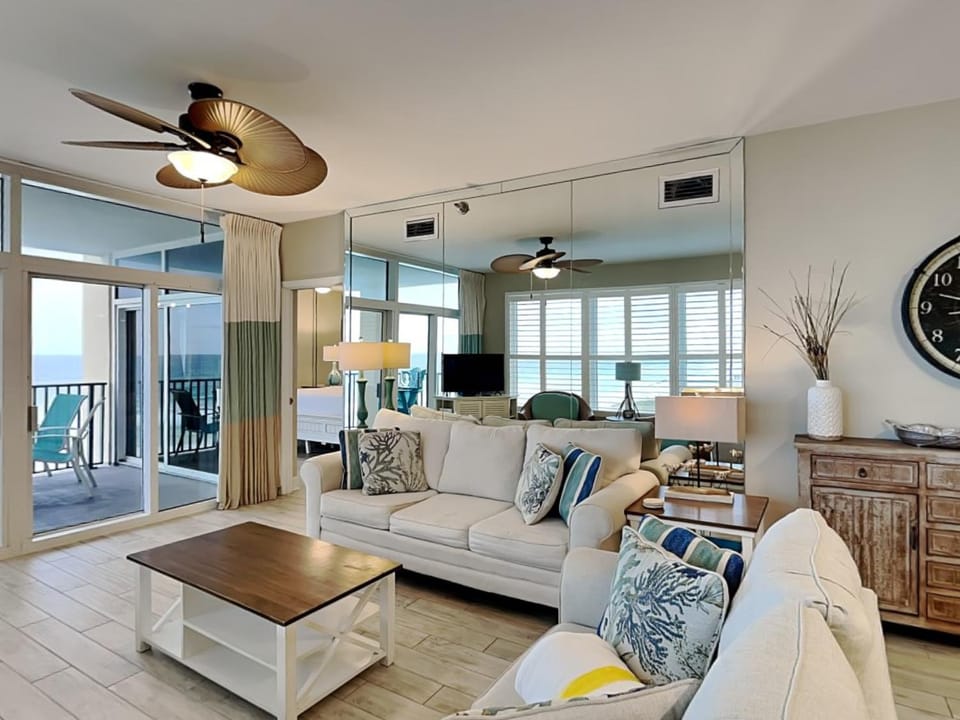 TV and multimedia, Balcony/Terrace, Living room, Seating area, Sea view, furniture, air conditioner