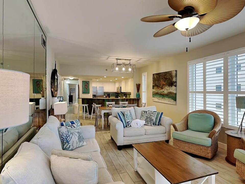 Kitchen or kitchenette, Living room, Seating area, Dining area, furniture
