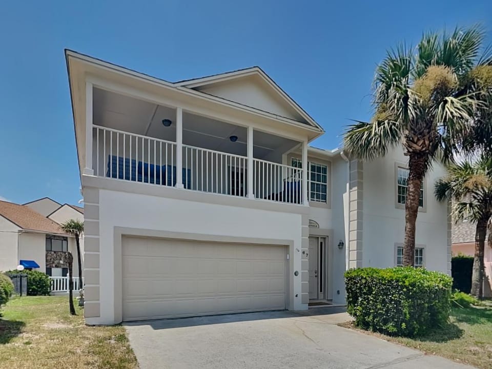 Property building, Balcony/Terrace, Parking
