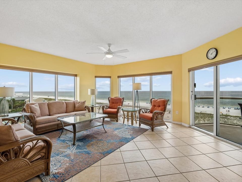 Balcony/Terrace, Living room, Seating area, Beach, Sea view, furniture