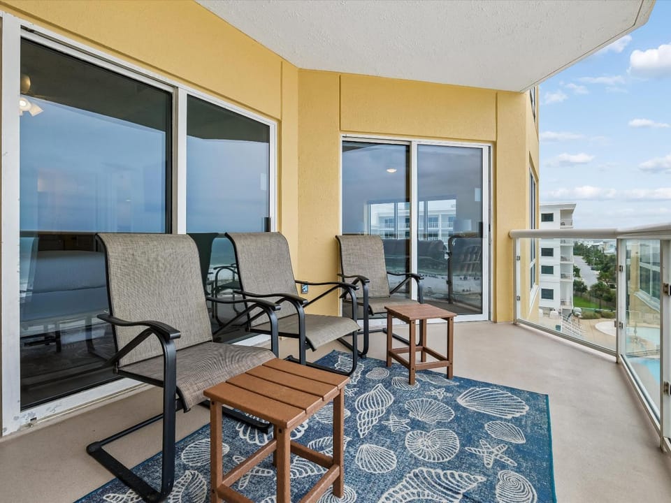 Balcony/Terrace, Seating area, furniture