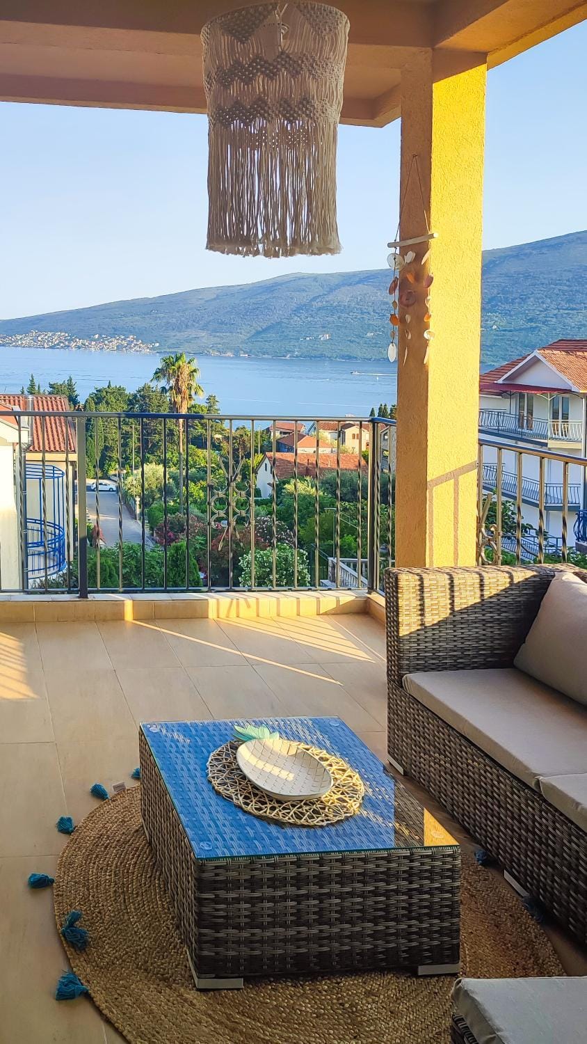 Stanislava Seaview Residence Apartment in Kotor Municipality