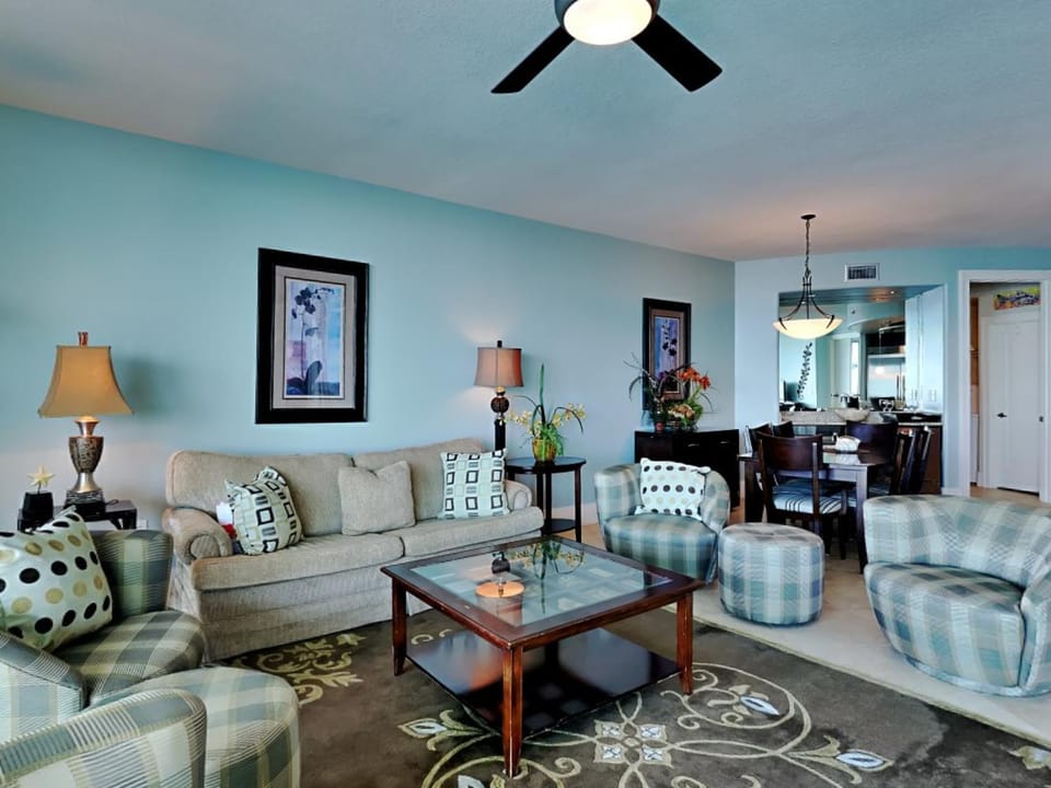 Living room, Seating area, Dining area, furniture, air conditioner