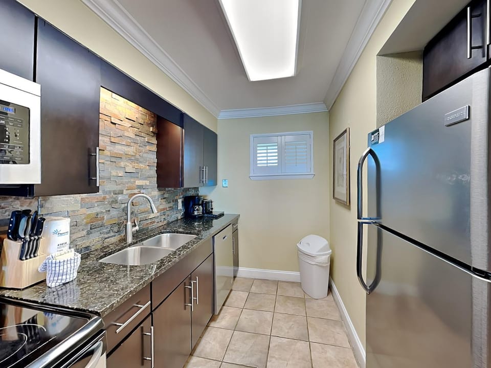 Kitchen or kitchenette, kitchen