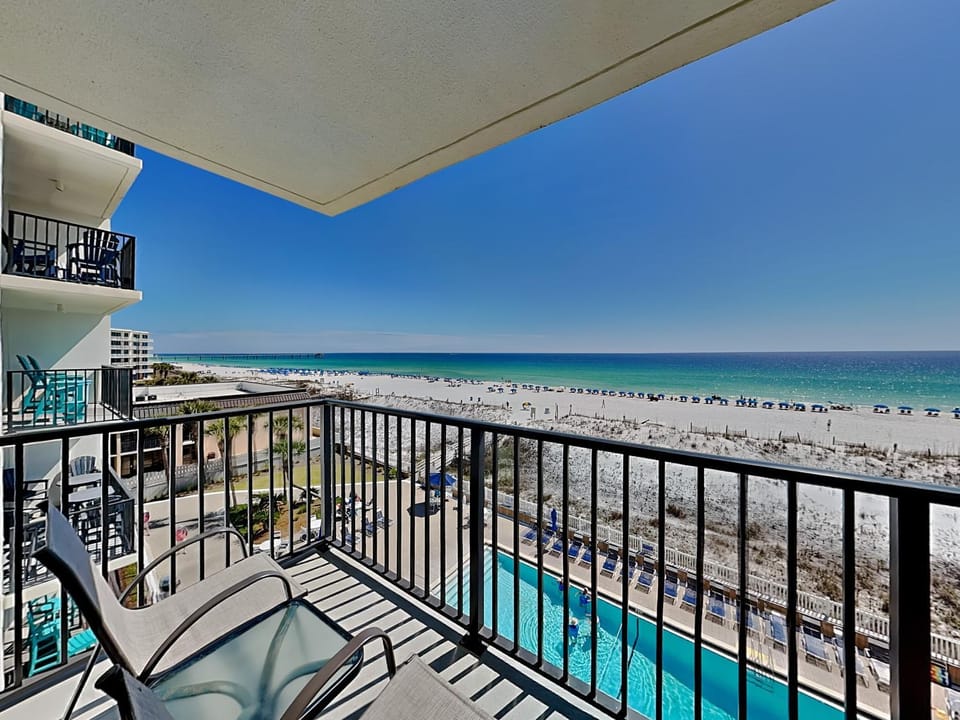 Balcony/Terrace, Beach, Pool view, Sea view, Swimming pool