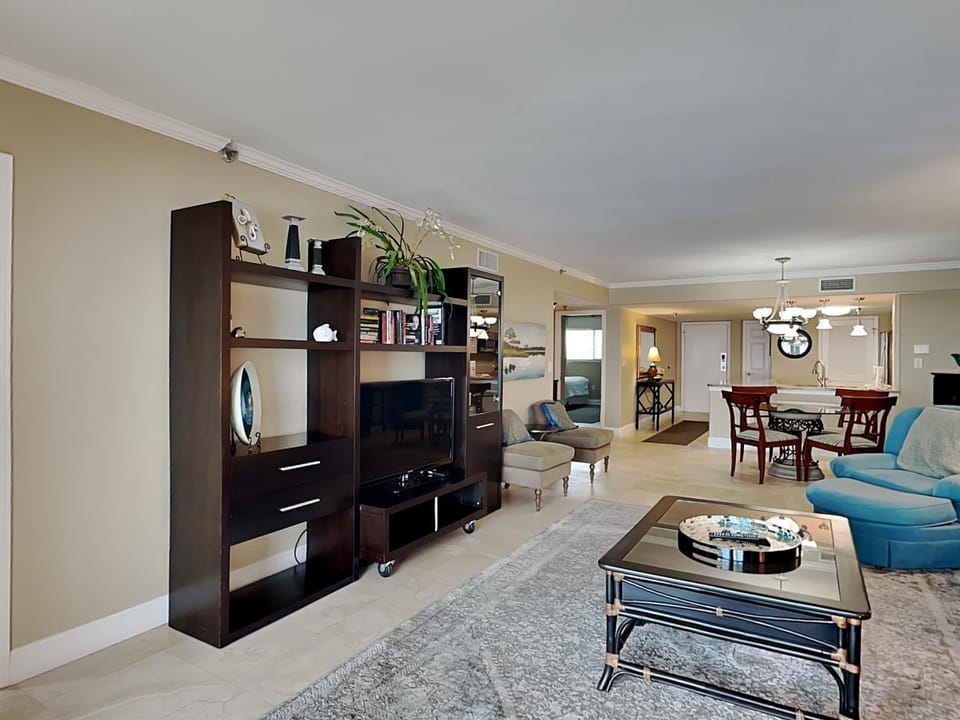 TV and multimedia, Living room, Seating area, Dining area, furniture