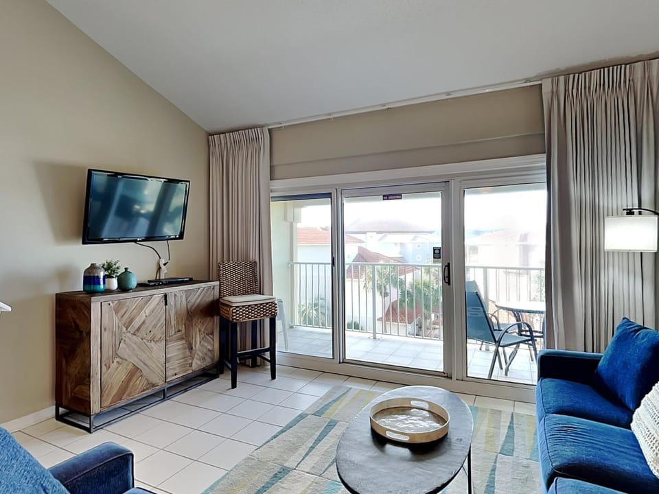 TV and multimedia, Balcony/Terrace, Living room, Seating area, Sea view, furniture