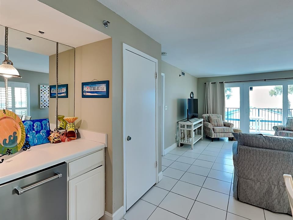 TV and multimedia, Balcony/Terrace, Kitchen or kitchenette, Living room, Seating area, dishwasher, furniture