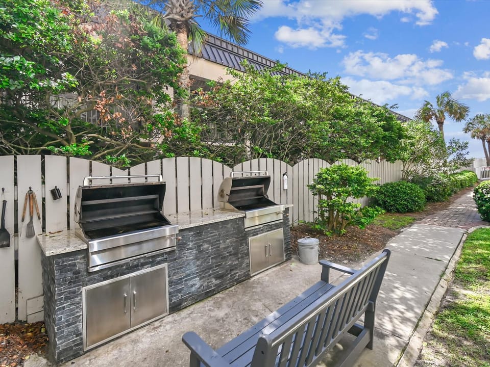 BBQ facilities, Garden, Seating area