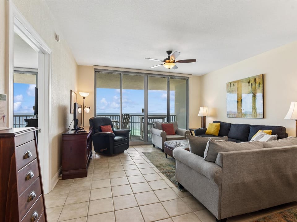 Balcony/Terrace, Living room, Seating area, Sea view, furniture
