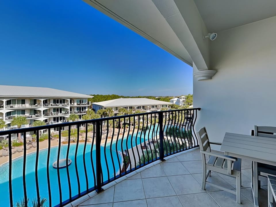 Balcony/Terrace, Seating area, Pool view, Swimming pool