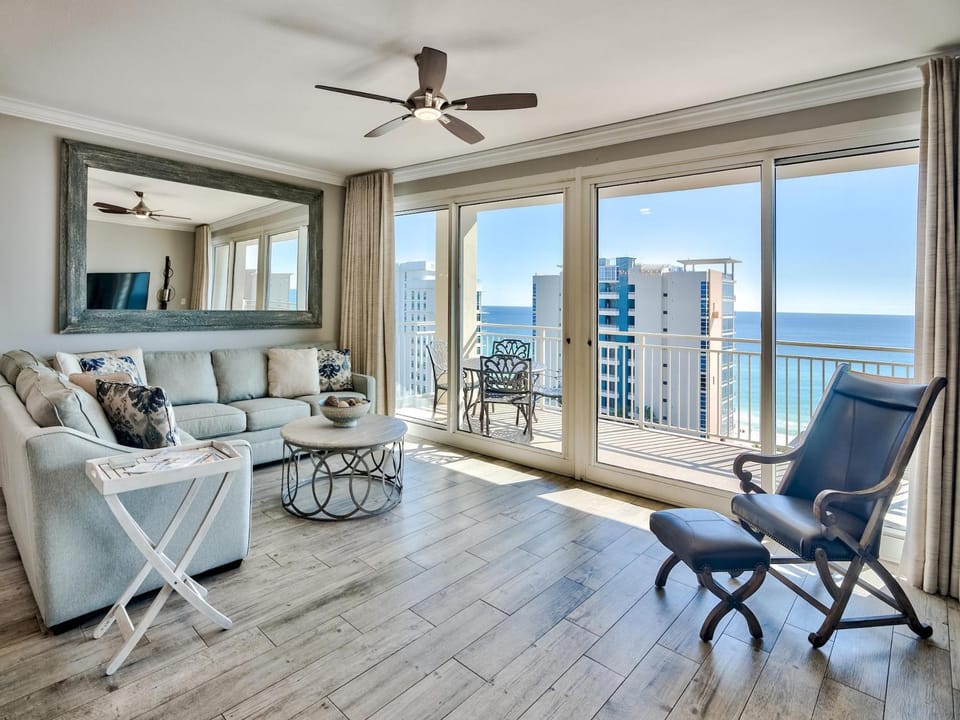 Balcony/Terrace, Living room, Seating area, Sea view, furniture