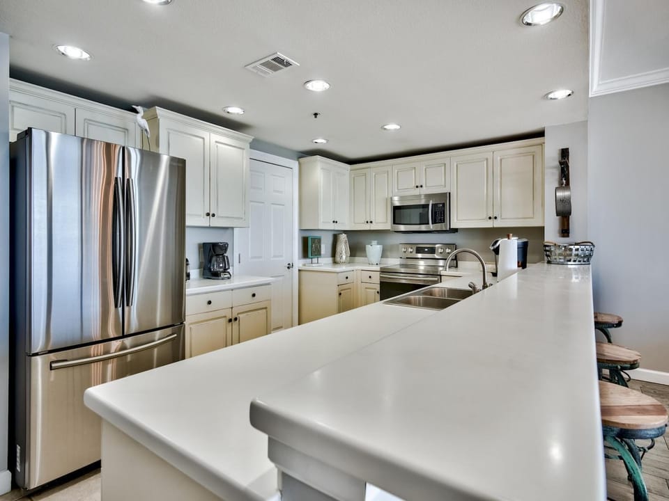Kitchen or kitchenette, microwave, oven, stove, kitchen