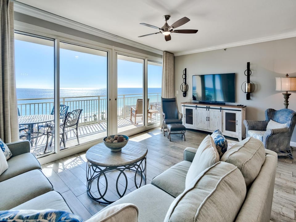 Balcony/Terrace, Living room, Seating area, Sea view, furniture