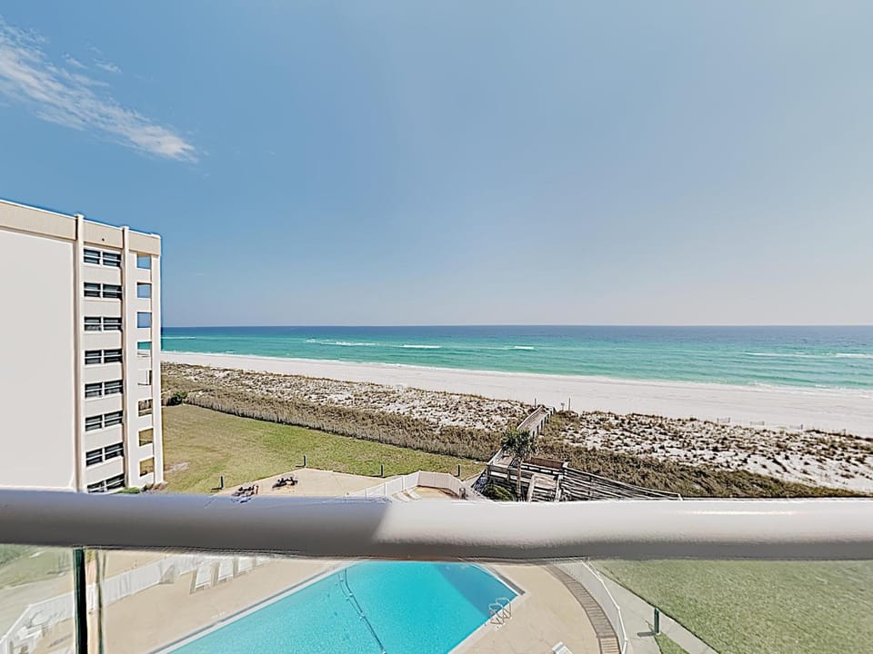 Property building, Balcony/Terrace, Beach, Pool view, Sea view, Swimming pool