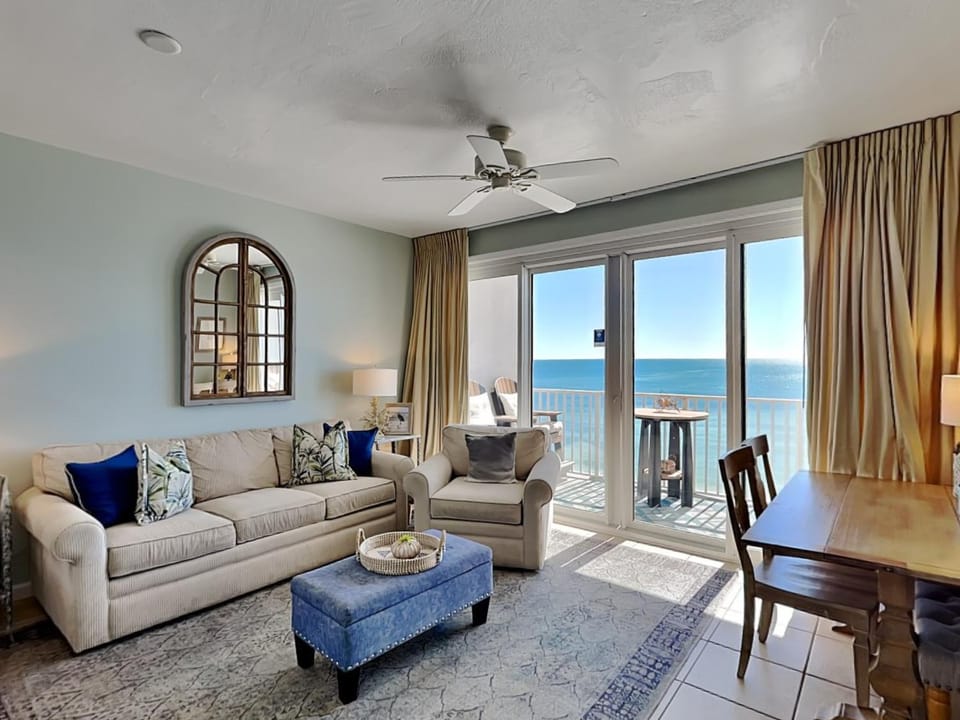 Balcony/Terrace, Living room, Seating area, Sea view, furniture
