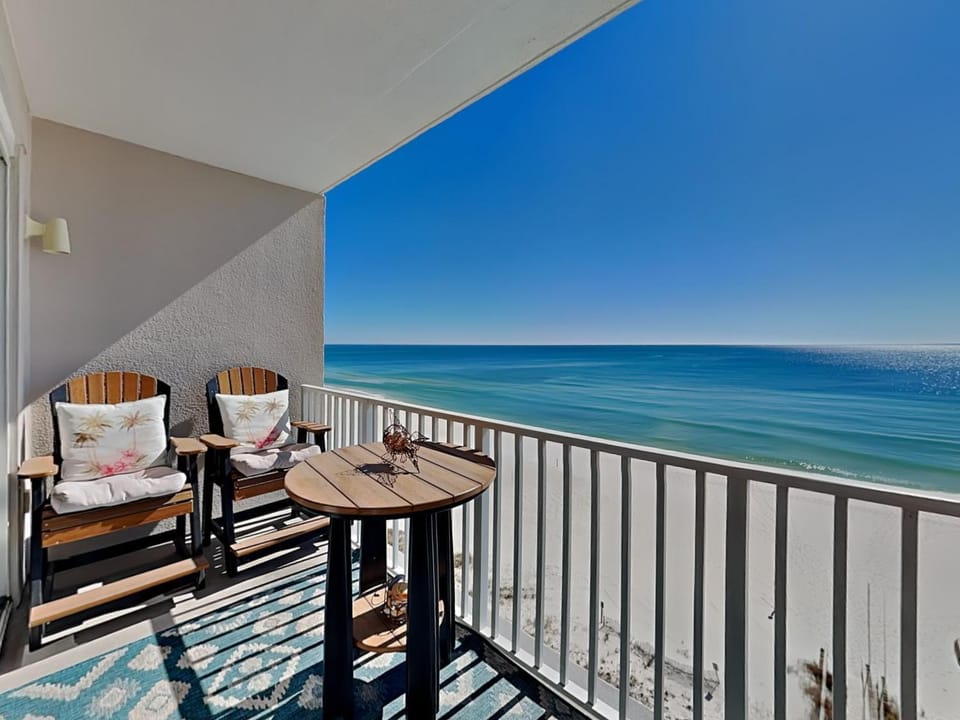 Balcony/Terrace, Seating area, Beach, Sea view