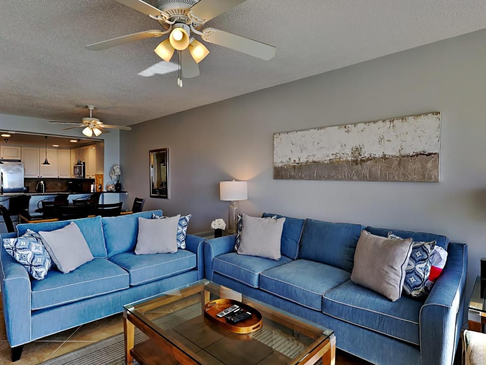 Kitchen or kitchenette, Living room, furniture