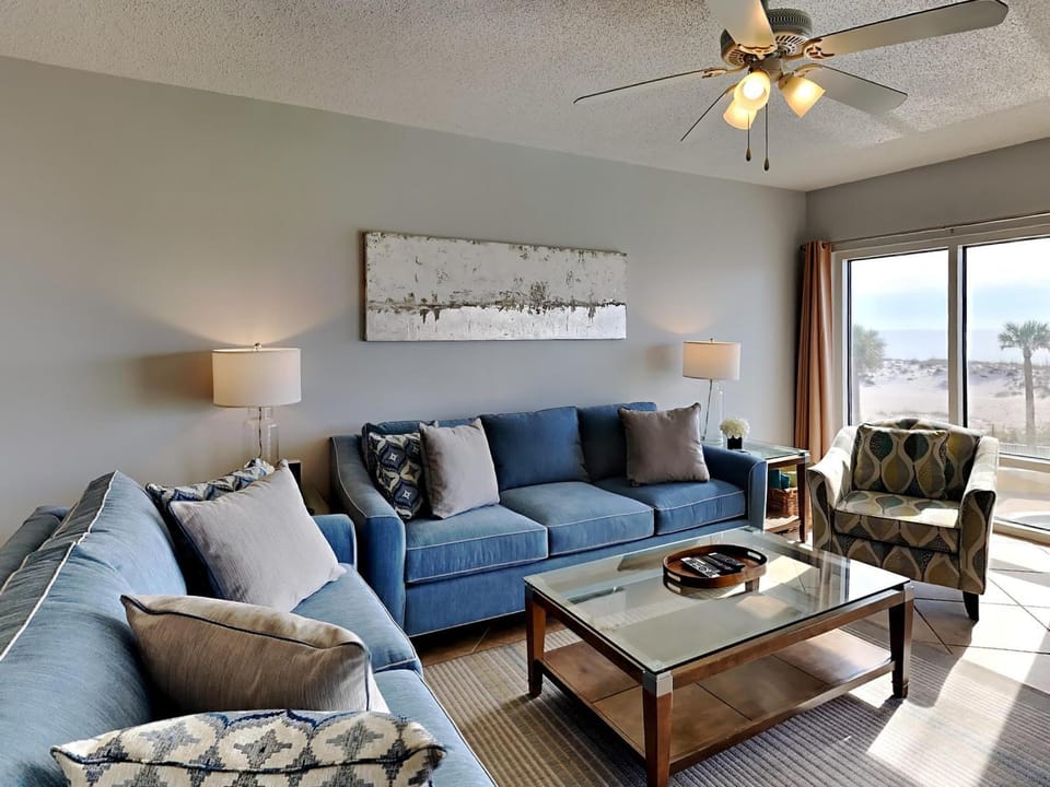 Living room, Seating area, furniture