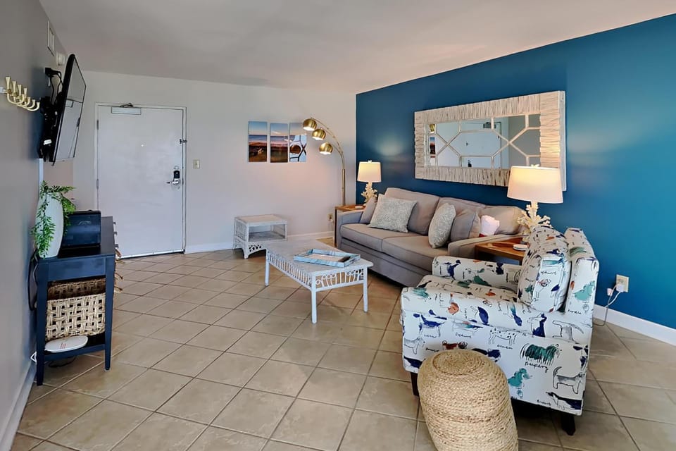 TV and multimedia, Living room, Seating area, furniture