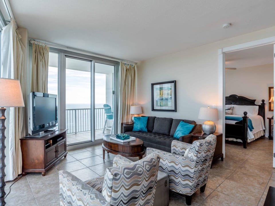 TV and multimedia, Balcony/Terrace, Living room, Seating area, Bedroom, Sea view, furniture