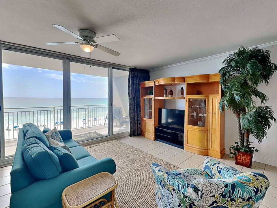 TV and multimedia, Balcony/Terrace, Living room, Beach, Sea view, furniture