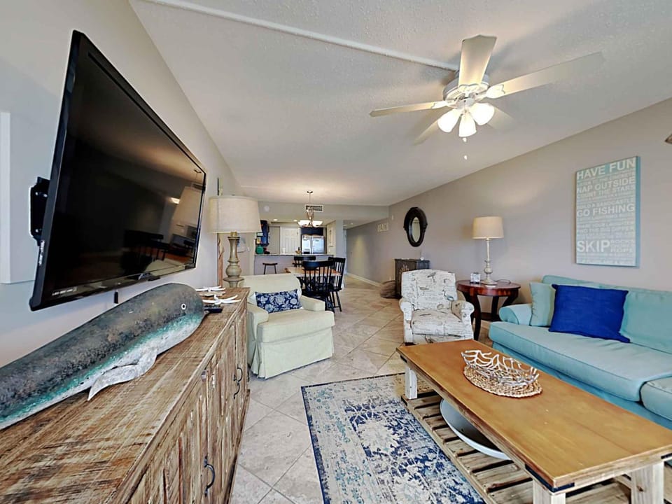 TV and multimedia, Living room, Seating area, Dining area, furniture