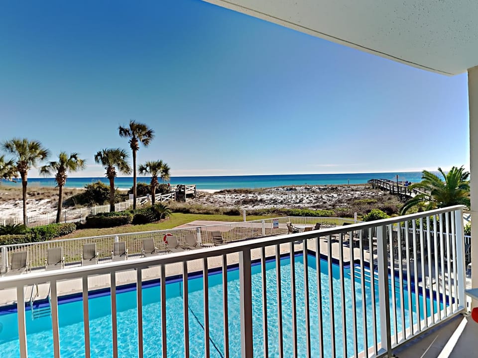 Balcony/Terrace, Beach, Pool view, Sea view
