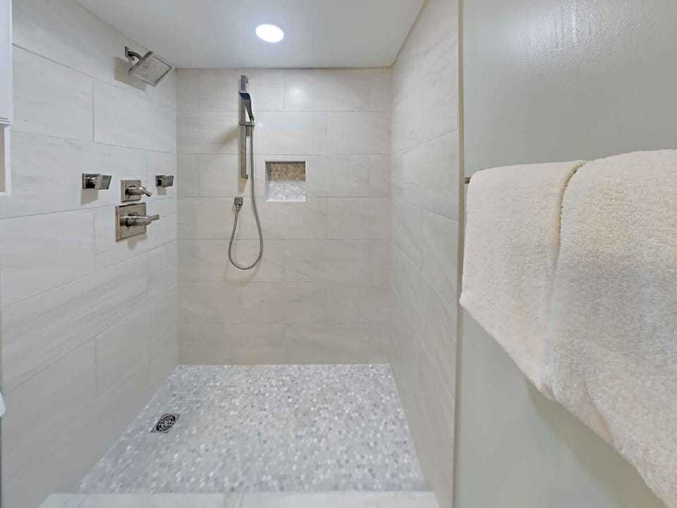 Shower, towels