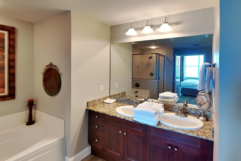Shower, Bathroom, Bath, towels