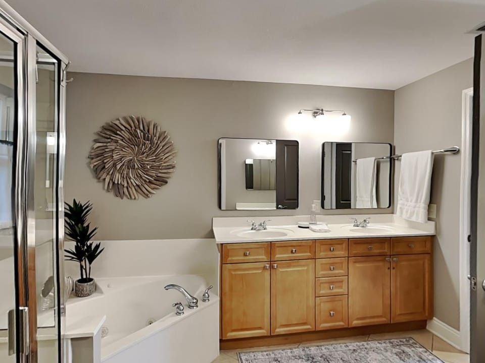 Bathroom, Bath, towels
