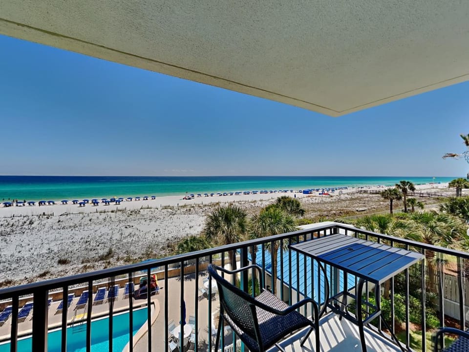 Balcony/Terrace, Beach, Pool view, Sea view
