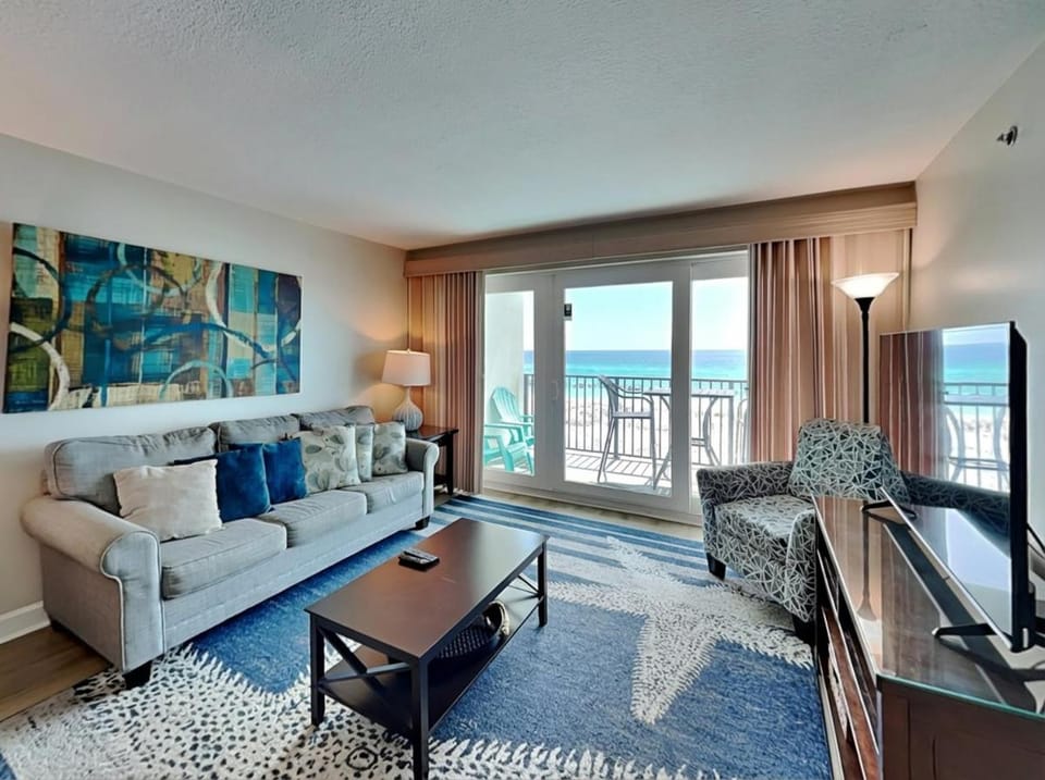 TV and multimedia, Balcony/Terrace, Living room, Seating area, Sea view, furniture